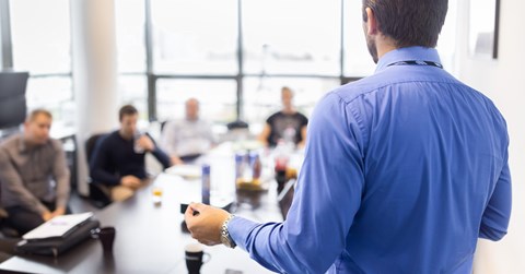 What can agents expect from a fair customer outcomes training course?